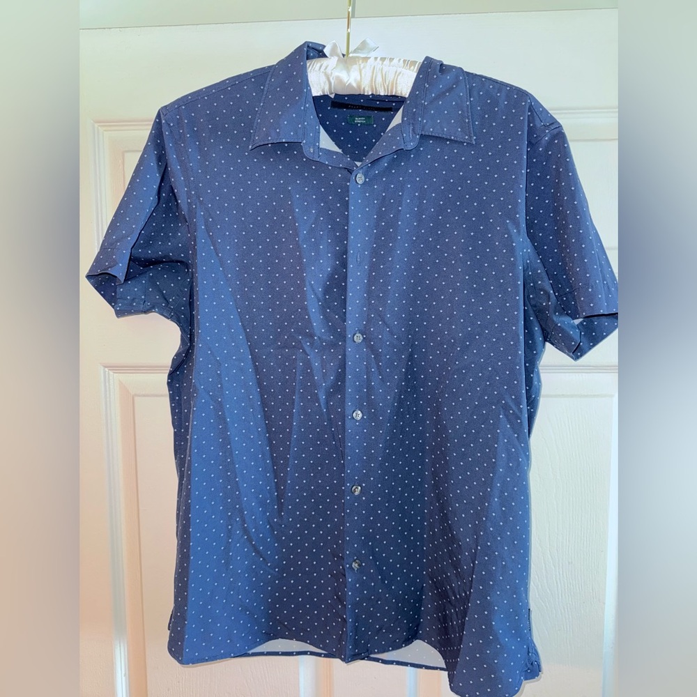 Men’s short sleeve shirt size L